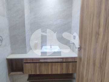 DEPARTAMENTO DE VENTA CON TERRAZA SECTOR PUERTAS DEL SOL