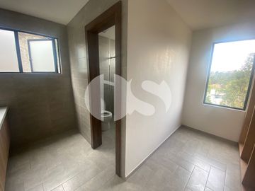 CASA CON DOS DEPARTAMENTOS EN VENTA SECTOR MACHANGARA CUENCA
