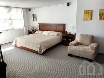 CASA EN VENTA CON DOS DEPARTAMENTOS  SECTOR  CARCELEN