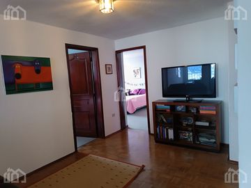 CASA EN VENTA CON DOS DEPARTAMENTOS  SECTOR  CARCELEN