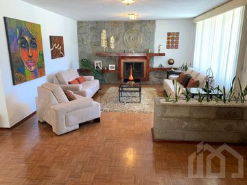 CASA EN VENTA CON DOS DEPARTAMENTOS  SECTOR  CARCELEN