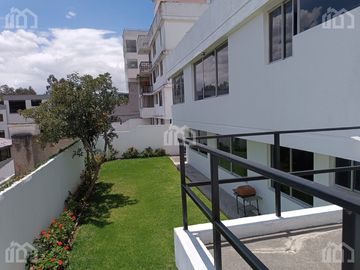 CASA EN VENTA CON DOS DEPARTAMENTOS  SECTOR  CARCELEN
