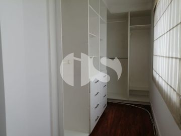 DEPARTAMENTO DE VENTA EN CUMBAYA