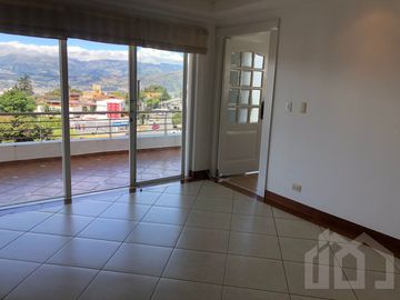 DEPARTAMENTO DE VENTA EN CUMBAYA