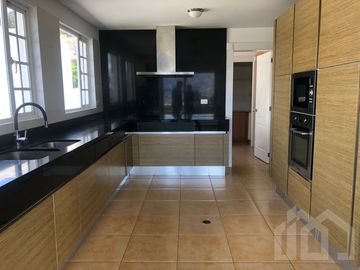 DEPARTAMENTO DE VENTA EN CUMBAYA