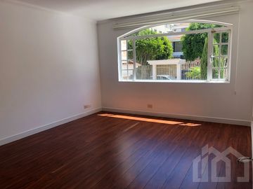 DEPARTAMENTO DE VENTA EN CUMBAYA