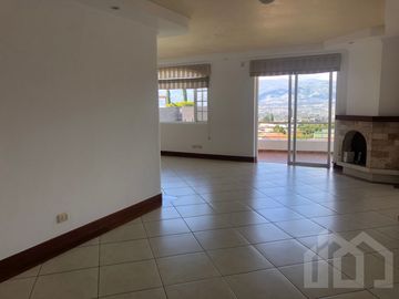 DEPARTAMENTO DE VENTA EN CUMBAYA