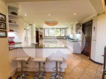SE VENDE CASA EN CUMBAYA