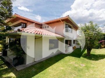 SE VENDE CASA EN CUMBAYA