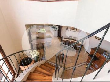 SE VENDE CASA EN CUMBAYA