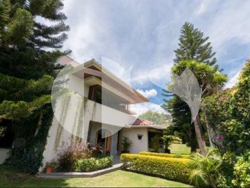 SE VENDE CASA EN CUMBAYA