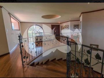 SE VENDE CASA EN CUMBAYA