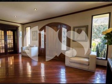 SE VENDE CASA EN CUMBAYA