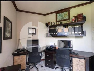 SE VENDE CASA EN CUMBAYA