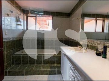 SE VENDE CASA EN CUMBAYA