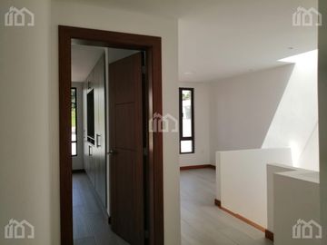 DE OPORTUNIDAD CASA DE VENTA EN TUMBACO, SECTOR LA MORITA