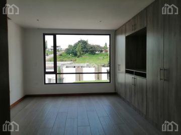 DE OPORTUNIDAD CASA DE VENTA EN TUMBACO, SECTOR LA MORITA