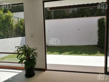 DE OPORTUNIDAD CASA DE VENTA EN TUMBACO, SECTOR LA MORITA