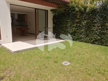 DE OPORTUNIDAD CASA DE VENTA EN TUMBACO, SECTOR LA MORITA