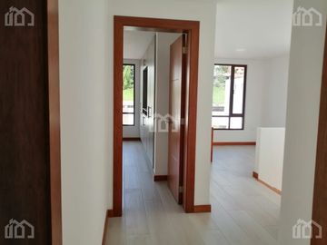 DE OPORTUNIDAD CASA DE VENTA EN TUMBACO, SECTOR LA MORITA