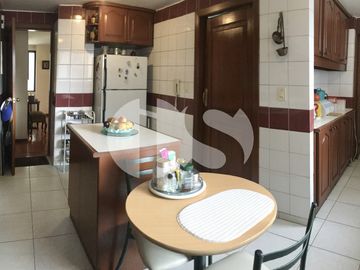 SUITE MUY AMPLIA  CON BALCON DE VENTA EN EL BOSQUE
