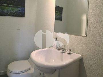 SUITE MUY AMPLIA  CON BALCON DE VENTA EN EL BOSQUE
