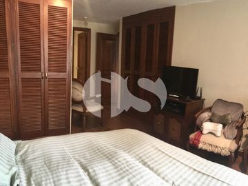 SUITE MUY AMPLIA  CON BALCON DE VENTA EN EL BOSQUE