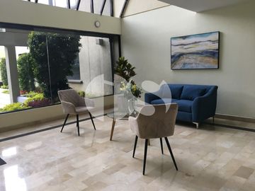 SUITE MUY AMPLIA  CON BALCON DE VENTA EN EL BOSQUE