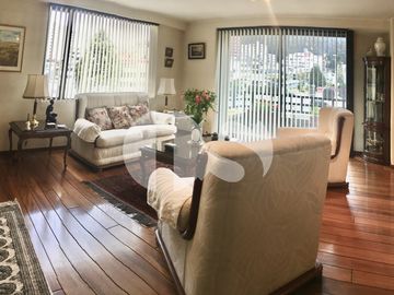 SUITE MUY AMPLIA  CON BALCON DE VENTA EN EL BOSQUE
