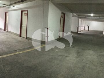SUITE MUY AMPLIA  CON BALCON DE VENTA EN EL BOSQUE