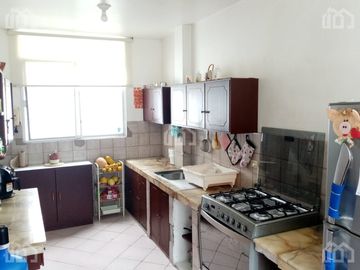 VENTA DE CASA EN MANTA