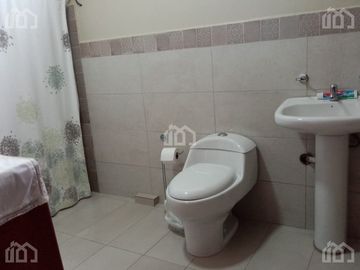 VENTA DE CASA EN MANTA