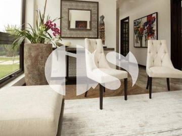 VENDE CASA EN SAN JUAN DE CUMBAYÁ