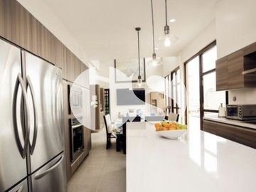 VENDE CASA EN SAN JUAN DE CUMBAYÁ