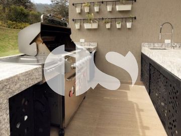 VENDE CASA EN SAN JUAN DE CUMBAYÁ