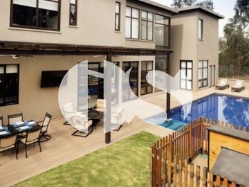 VENDE CASA EN SAN JUAN DE CUMBAYÁ