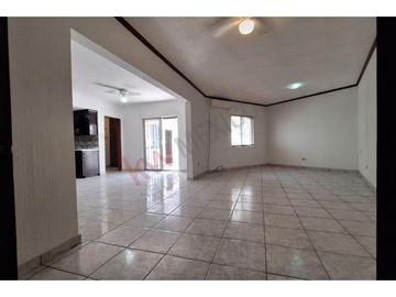 Casa amplia. Zona Consulado Juárez Chih.