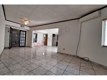 Casa amplia. Zona Consulado Juárez Chih.