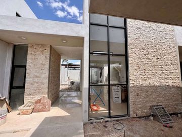 CASA EN VENTA, ALBERCA, 3 HABITACIONES EQUIPADA, PANELES, EN DZITYÁ, MÉRIDA.