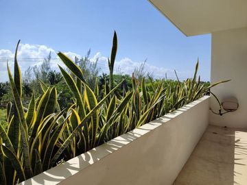 Moderno Edificio de Departamentos en venta en Telchac Puerto