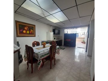 Venta Casa Tres Pisos Santa Isabel
