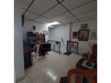 Venta Casa Tres Pisos Santa Isabel