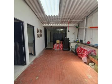 Venta Casa Tres Pisos Santa Isabel