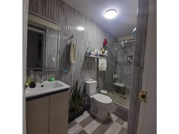 Venta Casa Tres Pisos Santa Isabel