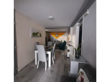 Venta Casa Tres Pisos Santa Isabel
