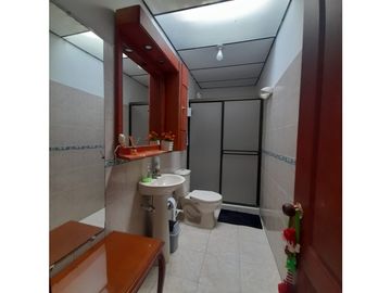 Venta Casa Tres Pisos Santa Isabel
