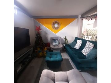 Venta Casa Tres Pisos Santa Isabel