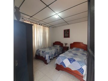 Venta Casa Tres Pisos Santa Isabel