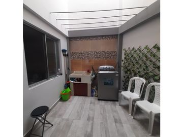 Venta Casa Tres Pisos Santa Isabel