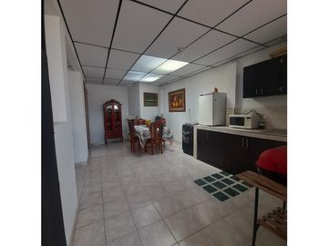 Venta Casa Tres Pisos Santa Isabel